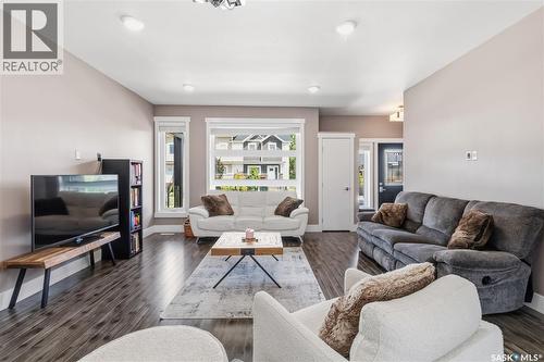 527 Kloppenburg Crescent, Saskatoon, SK 