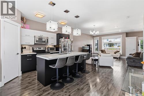 527 Kloppenburg Crescent, Saskatoon, SK 