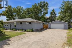 102 Plaxton PLACE Regina Beach, SK S0G 4C0