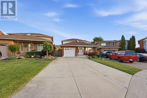 11 Gabriele Court, Hamilton, ON 