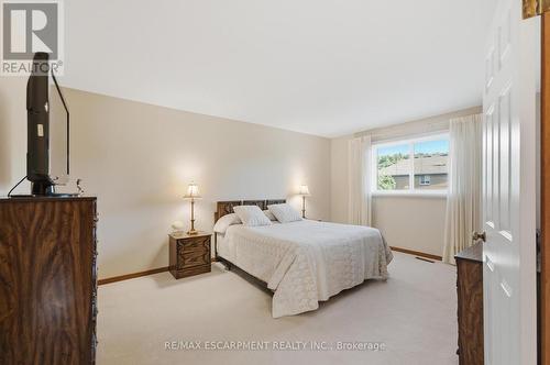 11 Gabriele Court, Hamilton, ON 