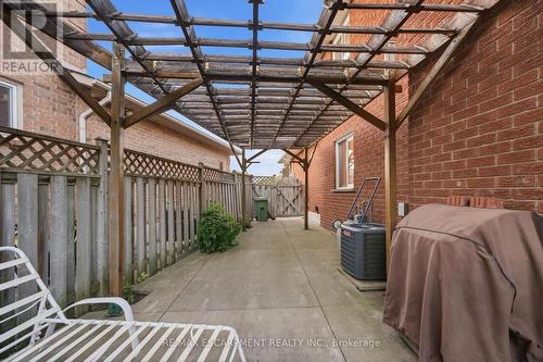 11 Gabriele Court, Hamilton, ON 