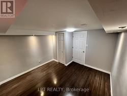 39 FRANKTON CRESCENT Toronto, ON M2J 1C2