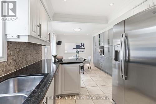 Kitchen - 2014 Golden Briar Trail, Oakville, ON 