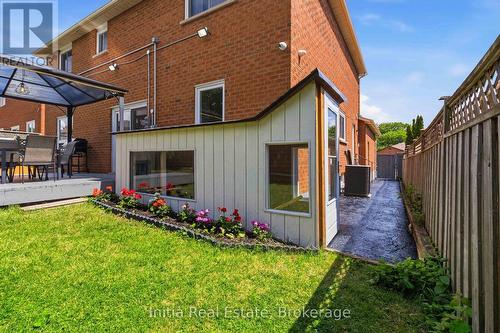 Separate Entrance Enclosure, Alley Walkway - 2014 Golden Briar Trail, Oakville, ON 