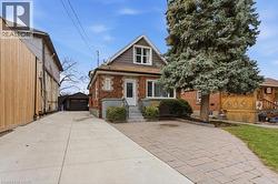 44 JEFFERSON Avenue Hamilton, ON L8H 1A7