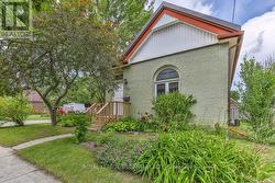 52 EASTMAN AVENUE  London East (East N), ON N5W 2M4