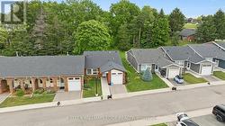 32 CARDINAL MINDSZENTY BOULEVARD  Hamilton, ON L9B 2M3