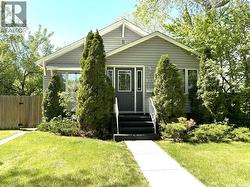 819 5th AVENUE N  Saskatoon, SK S7K 2R7