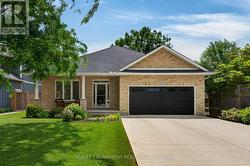 17 DIANA DRIVE Niagara-On-The-Lake, ON L0S 1T0