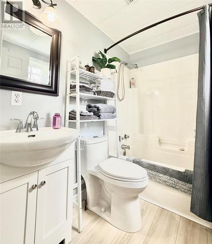 42 Old Mill Road, Deep Bight, NL 