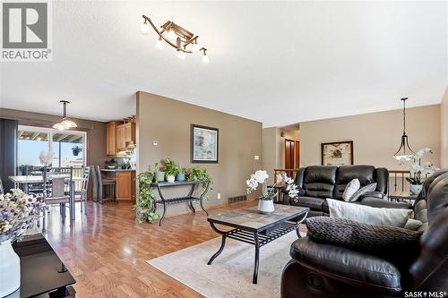 154 Mount Allison Crescent, Saskatoon, SK 