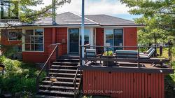 Main entrance and front deck - 