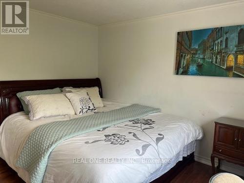 2 GRITTANI LANE , Toronto, Ontario M1S 5B7 2