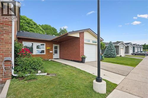 32 Cardinal Mindszenty Boulevard, Hamilton, ON 