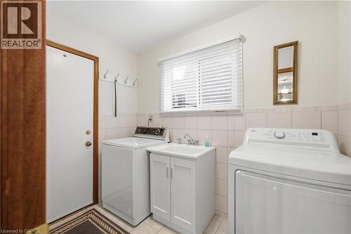 11 Gabriele Court, Hamilton, ON 