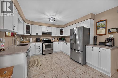 84 Jamieson Drive, Caledonia, ON - Indoor Photo Showing Kitchen