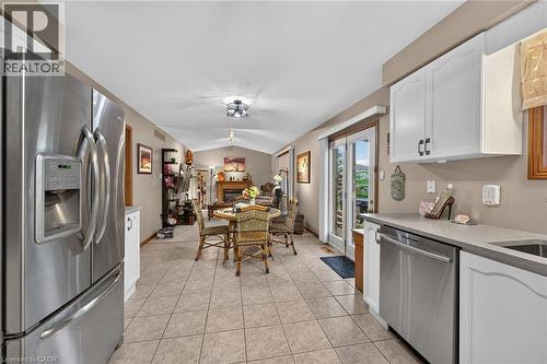 84 Jamieson Drive, Caledonia, ON - Indoor Photo Showing Kitchen