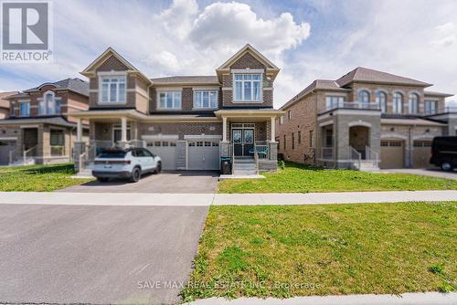 125 JONKMAN BOULEVARD  Bradford West Gwillimbury, ON L3Z 4J9