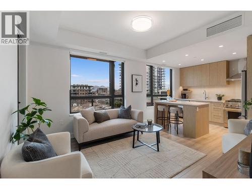 3051 Abbott Street Unit# 203  Kelowna, BC V1Y 0P1
