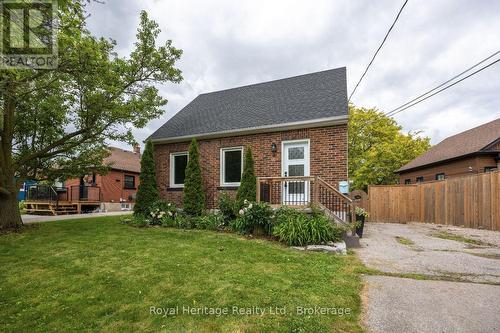 4 JANE STREET  Clarington (Bowmanville), ON L1C 1G1