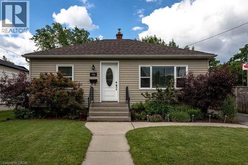 720 BRITANNIA Avenue  Hamilton, ON L8H 2A9