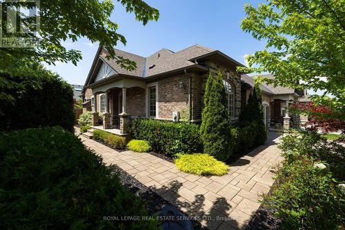 26 - 3353 LIPTAY AVENUE  Oakville, ON L6M 0M6
