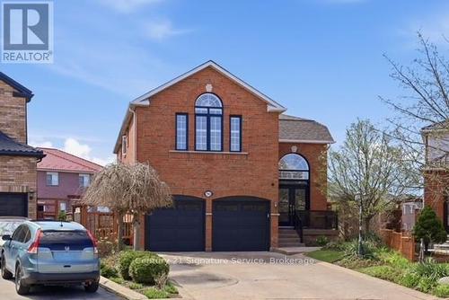 4700 sqft of Living Space Walk Out Court Location - 784 Avonshire Court, Mississauga, ON 