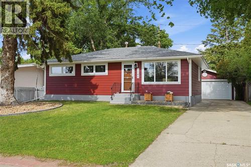 1145 Simpson AVENUE  Moose Jaw, SK S6H 4M7