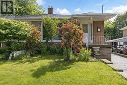 75 LOCHLEVEN DRIVE Toronto, ON M1M 2E9
