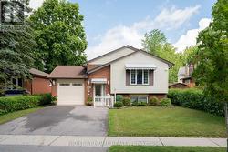 210 SENECA AVENUE N Oshawa, ON L1G 3V6