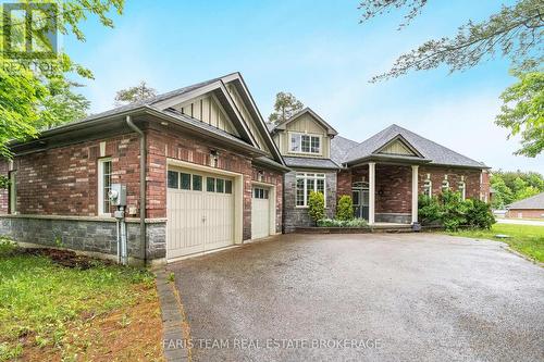 4 DIAMOND VALLEY DRIVE  Oro-Medonte, ON L0L 2E0