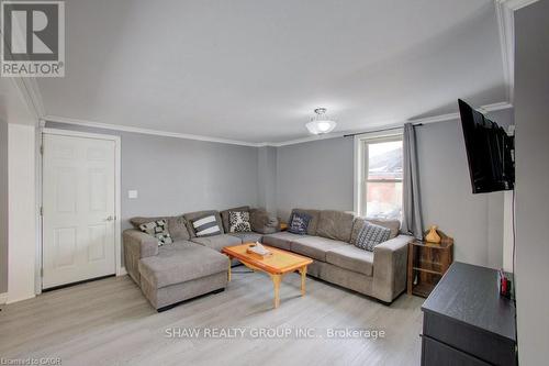 21 Main Street W, Mapleton, ON 
