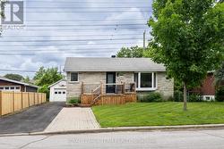 1293 WOODSIDE DRIVE  Ottawa, ON K2C 2H1