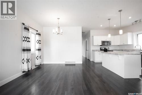 646 Kolynchuk Court, Saskatoon, SK 
