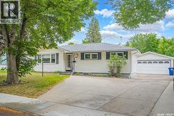 1317 East CENTRE  Saskatoon, SK S7J 3A8