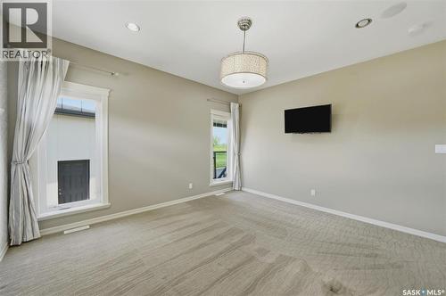 327 Hastings Lane, Saskatoon, SK 