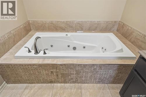 327 Hastings Lane, Saskatoon, SK 