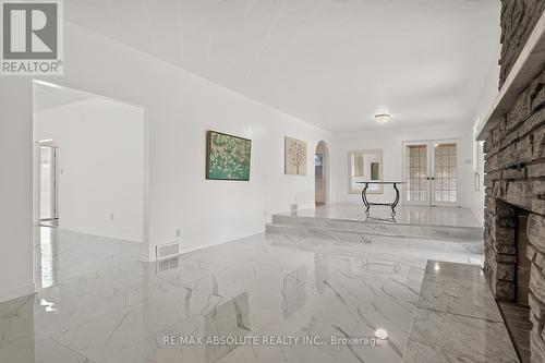 1444 Normandy Crescent, Ottawa, ON - Indoor Photo Showing Other Room