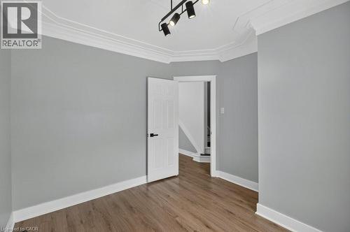 21 East Bend Avenue N, Hamilton, ON 