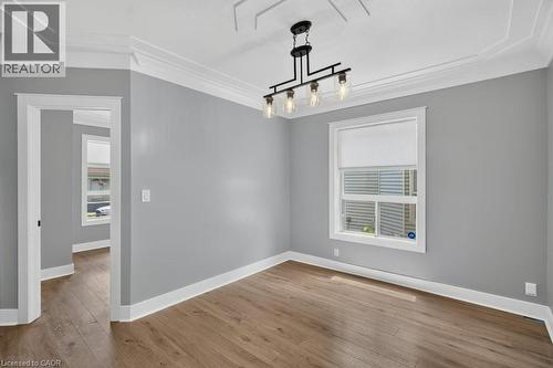 21 East Bend Avenue N, Hamilton, ON 