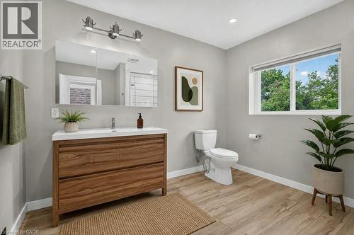 21 East Bend Avenue N, Hamilton, ON 