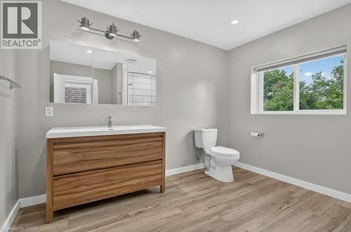 21 East Bend Avenue N, Hamilton, ON 