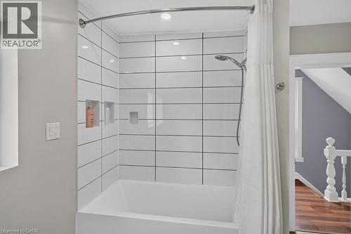 21 East Bend Avenue N, Hamilton, ON 