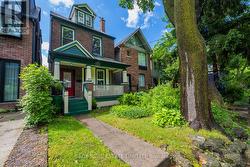 25 HELENA AVENUE Toronto, ON M6G 2H3