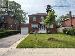 27 DELL PARK AVENUE Toronto, ON M6B 2T5
