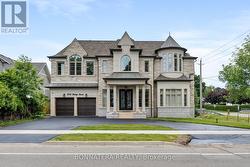 1042 BRIDGE ROAD Oakville, ON L6L 2B5