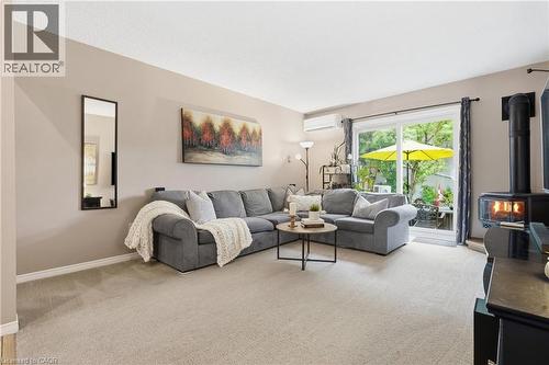 513 Weber Street N Unit# B, Waterloo, ON - Indoor Photo Showing Living Room