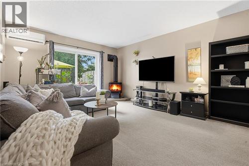 513 Weber Street N Unit# B, Waterloo, ON - Indoor Photo Showing Living Room
