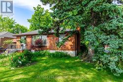 16 GODDARD STREET Toronto, ON M3H 5C6